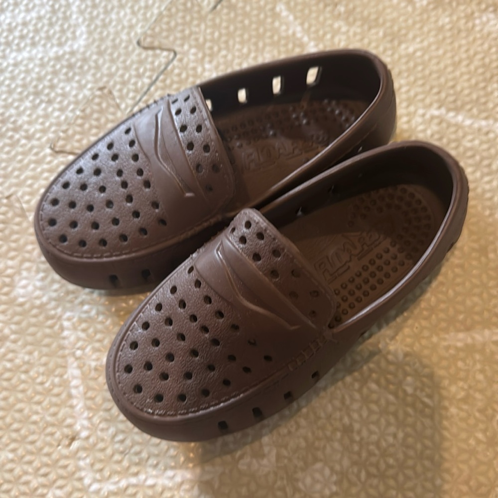 Floafers Sz 7 Brown Slip On Toddler Shoes